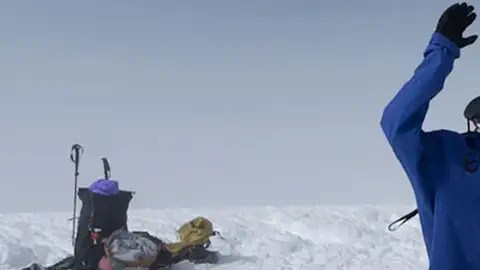 El robot humanoide Pemba José alcanzó la cumbre del Chimborazo a más de 6.000 metros de altitud.