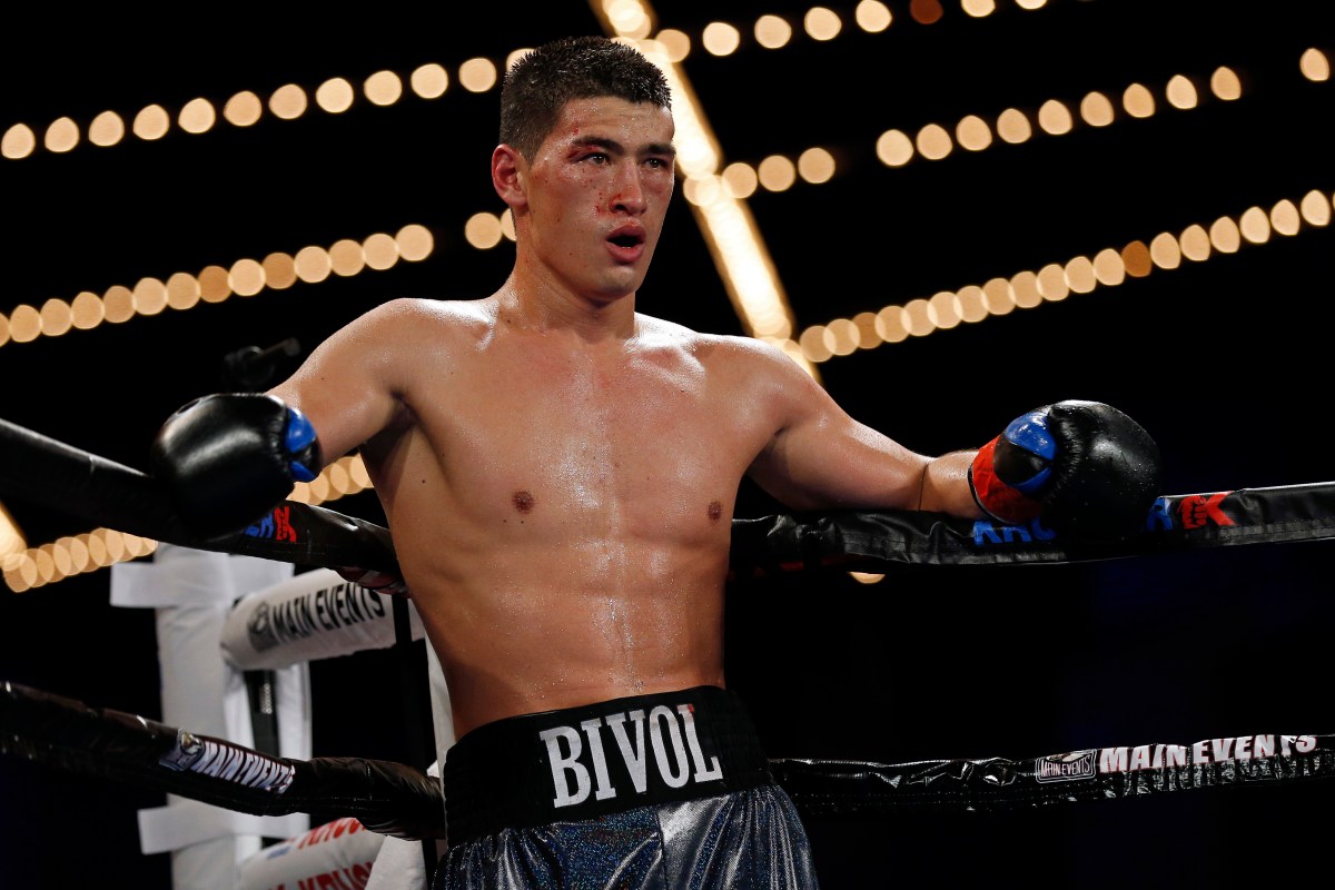 Equipo de Dmitry Bivol desmiente los rumores de no querer enfrentar a Beterbiev
