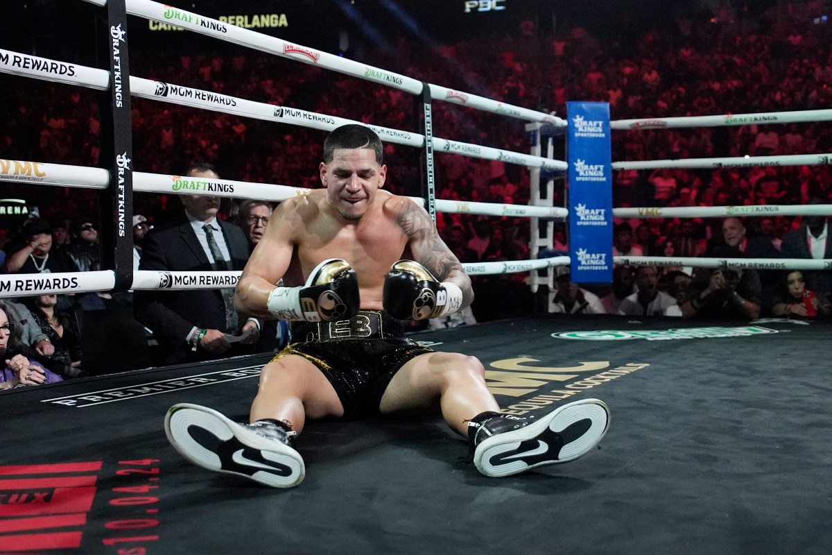 Edgar Berlanga se repuso de una caída para noquear a Steven Butler en siete rounds