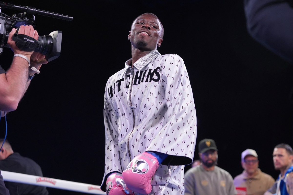 Richardson Hitchins se estrenó con victoria en velada de Zuffa Boxing ante el mexicano Salas