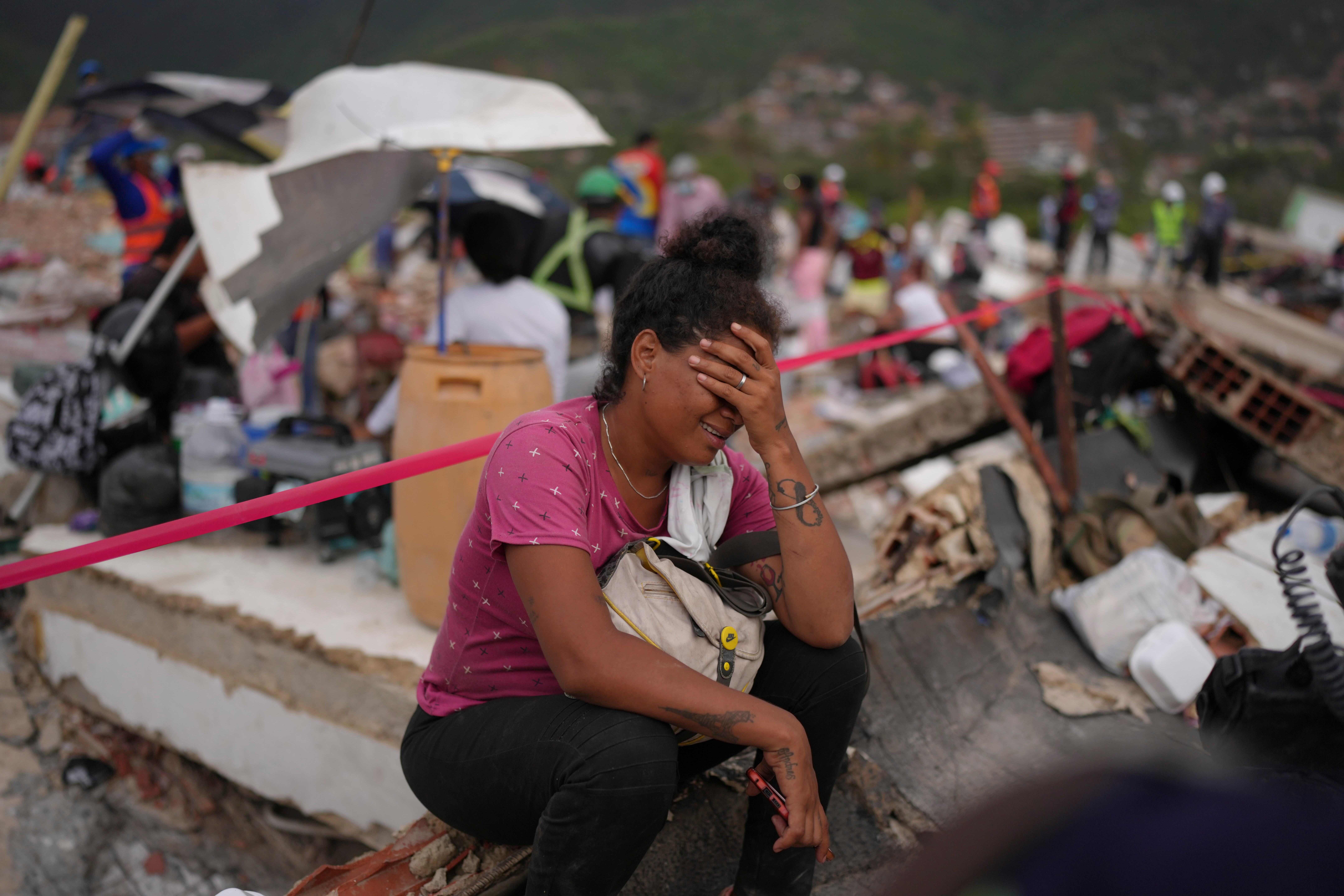 Se eleva a 2,295 los fallecidos por el doble terremoto en Venezuela