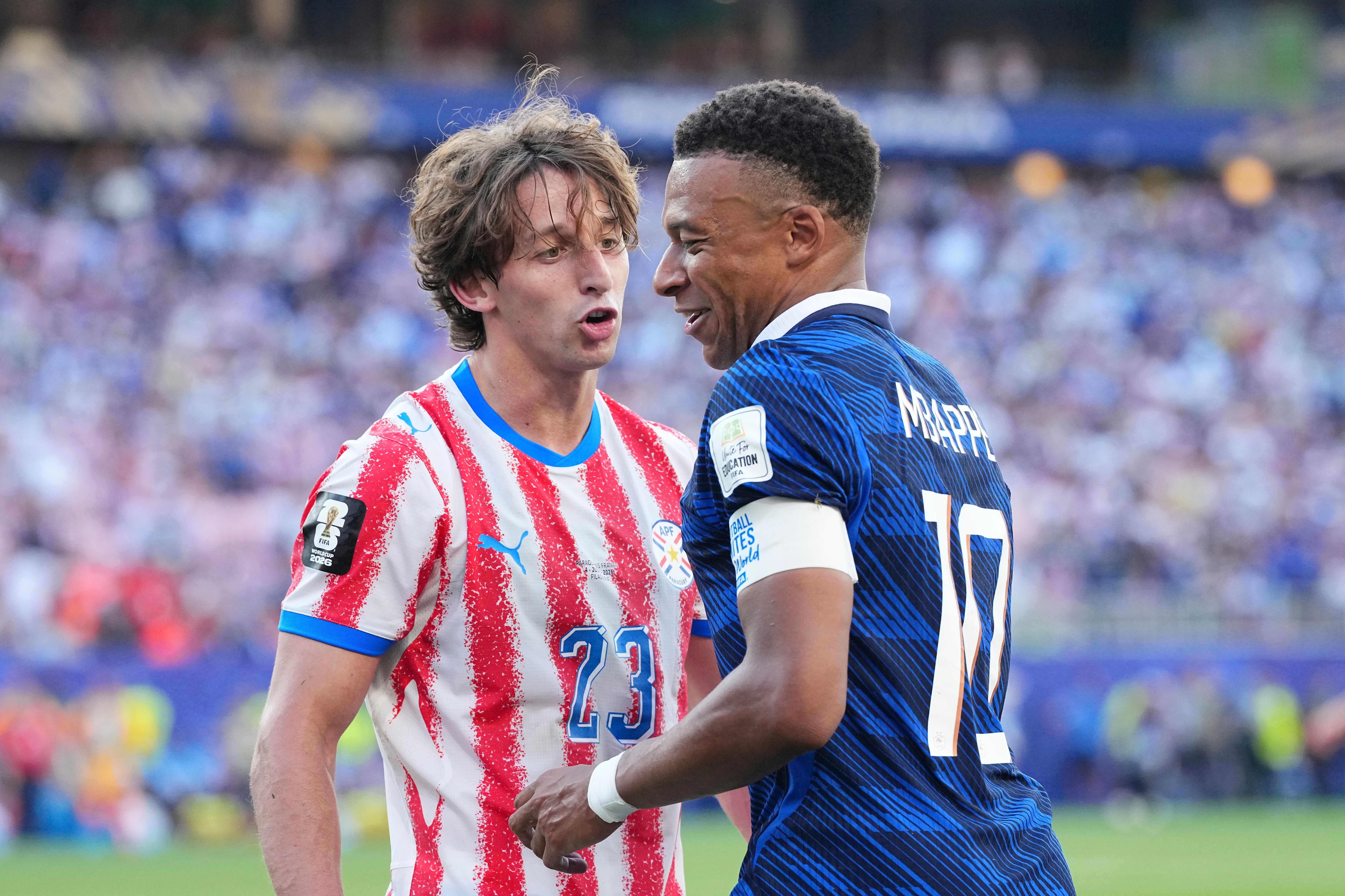 Mbappé asegura que Francia no tiene "problema" con jugar "fútbol socio"