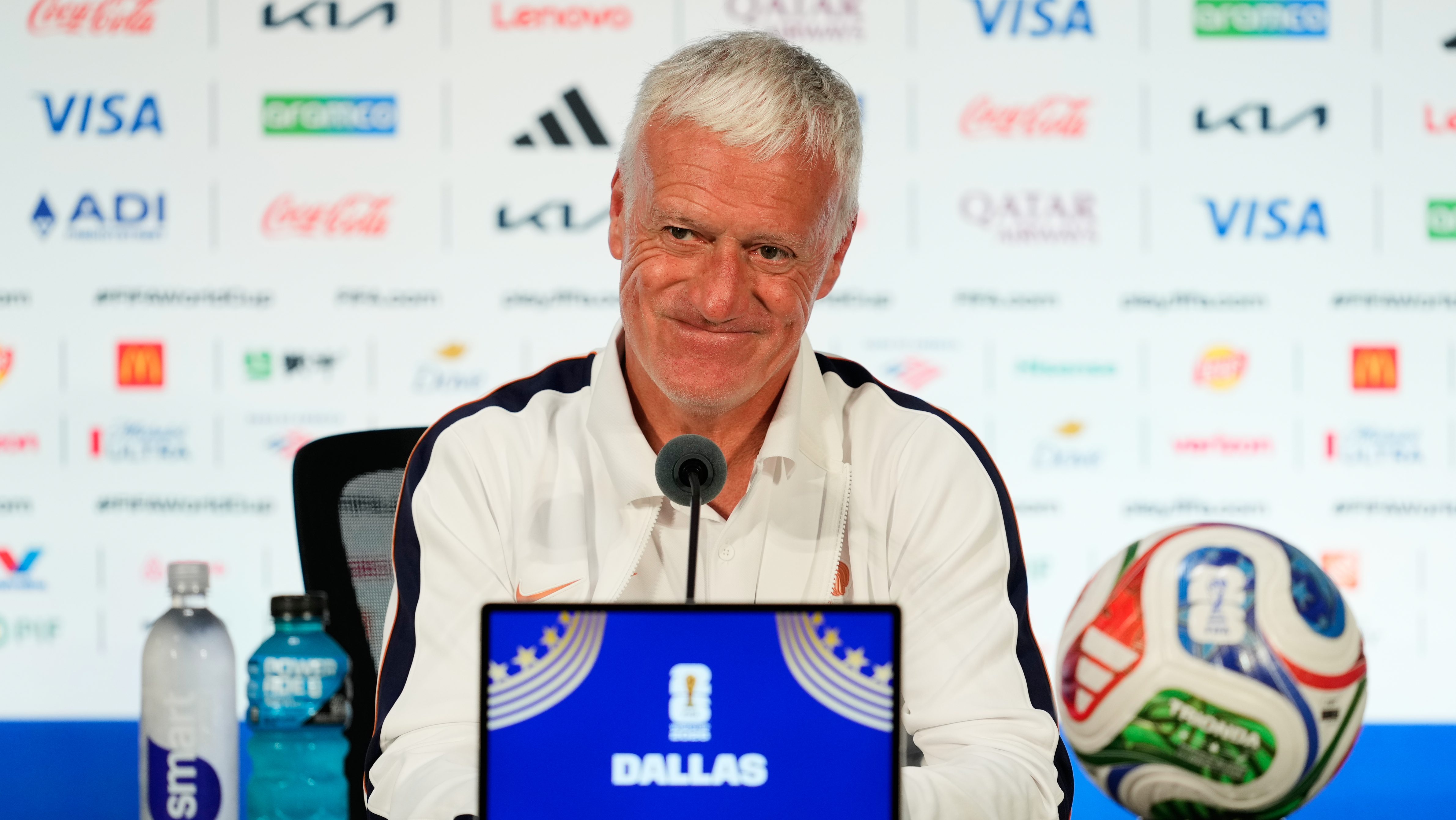 Didier Deschamps dice que España es "la favorita" en semifinales contra Francia