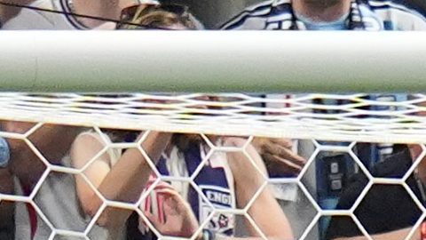 Lautaro Martínez remata de cabeza para anotar el 2-1 ante Inglaterra en el tiempo añadido de la semifinal y darle a Argentina el boleto a la final de la Copa del Mundo 2026.