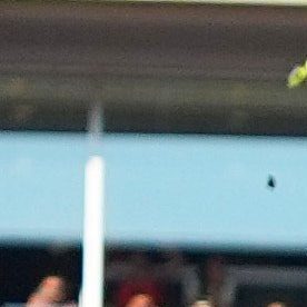 Rodri, capitán de España, levanta la Copa del Mundo.