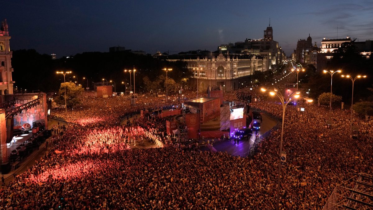 España celebra su segundo Mundial en una fiesta que reúne a 2 millones de aficionados en Madrid