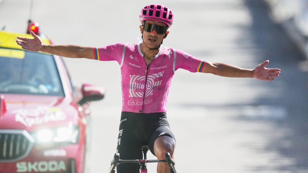 Richard Carapaz gana la etapa 18 del Tour de France, mientras el mexicano Isaac del Toro y su equipo viven “un día triste”