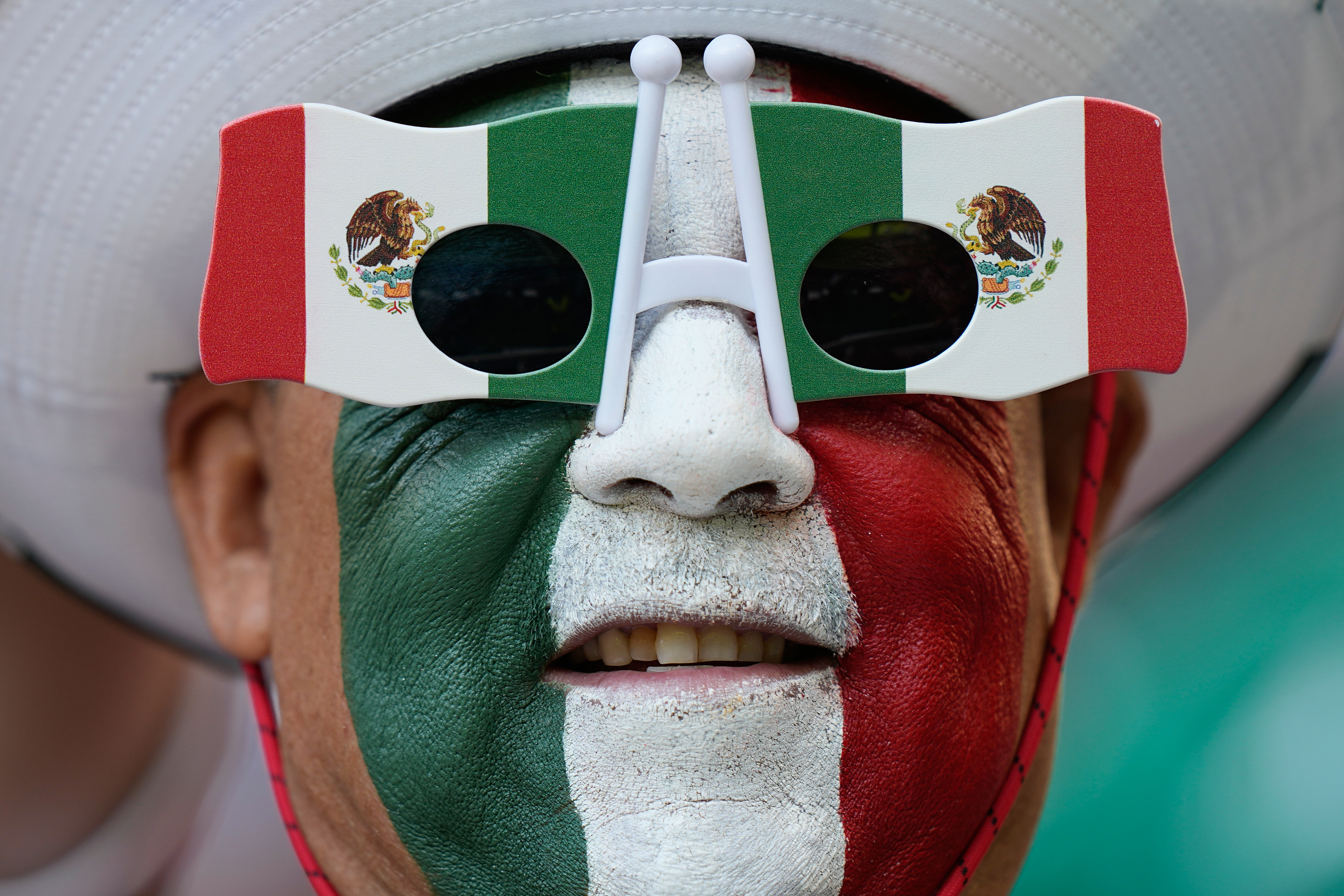 Aficionados mexicanos del sur de California celebran victoria en Mundial 2026