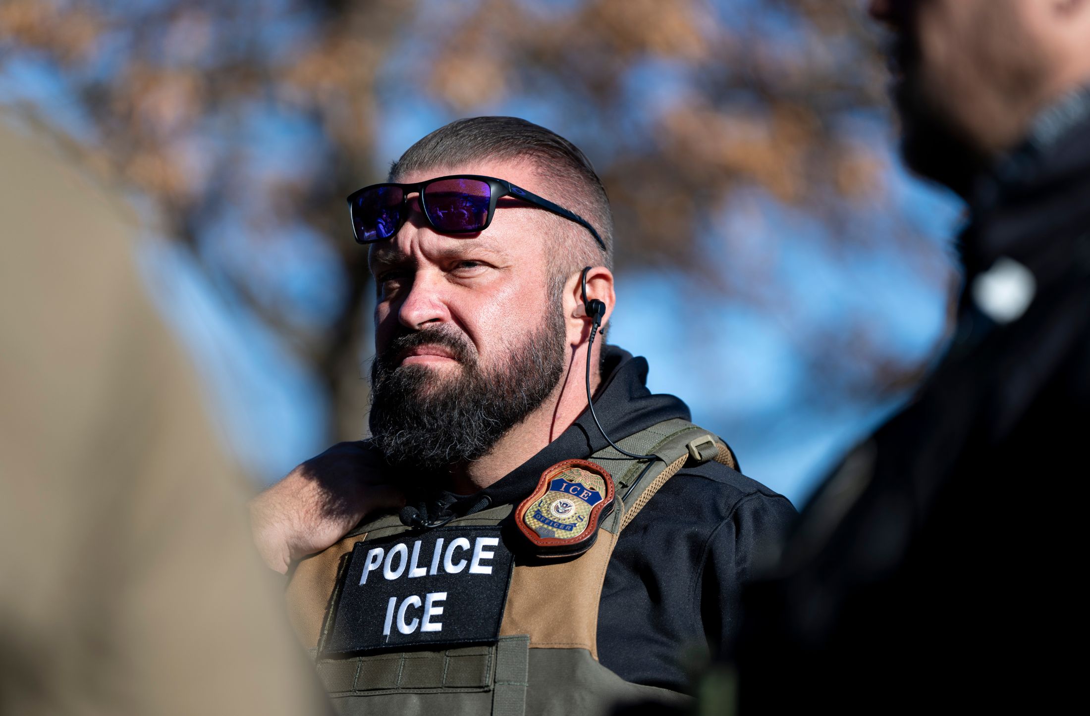 Trump intensifica las deportaciones masivas con una estrategia más silenciosa y miles de arrestos