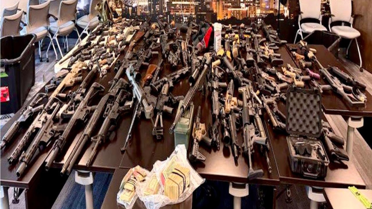 Un enorme cargamento de armas que sería enviado a México fue decomisado en Carolina del Norte