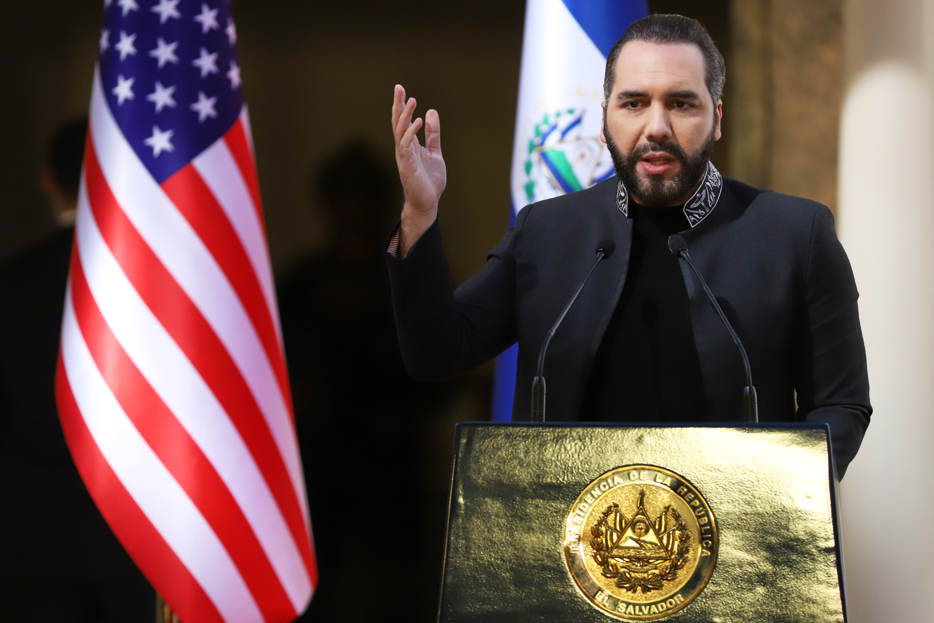 Trump recibe a Bukele en la Casa Blanca en muestra de respaldo a tercer mandato en El Salvador