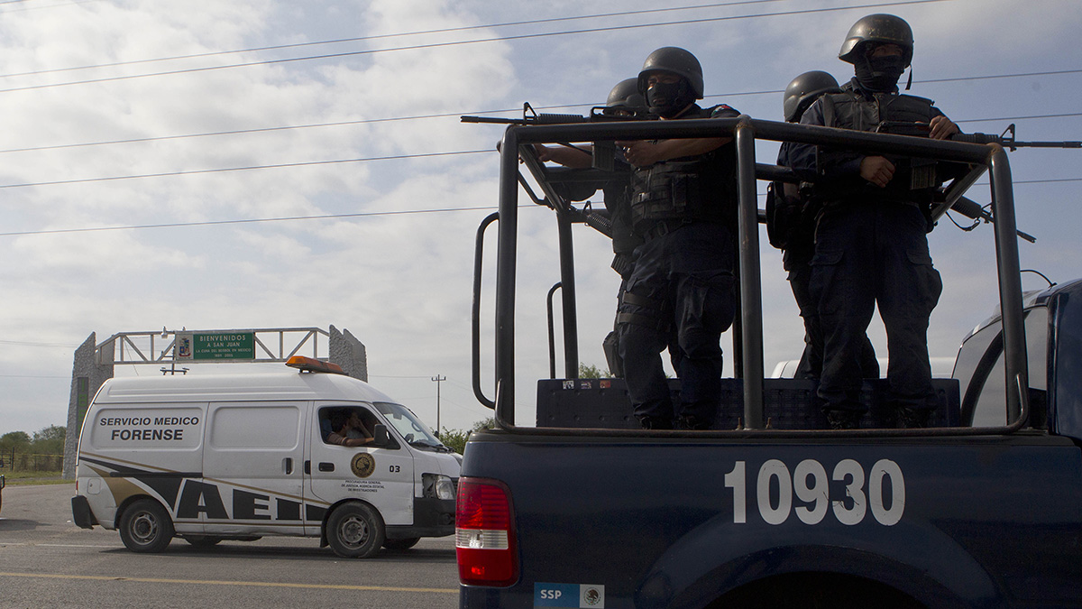 Hallan dos cuerpos mutilados y un narcomensaje cerca de un cuartel de la Guardia Nacional en Guerrero