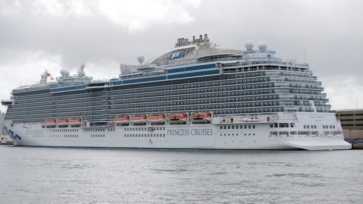 Muere un miembro del crucero Regal Princess que partió de Florida tras caer al mar en el Caribe mexicano