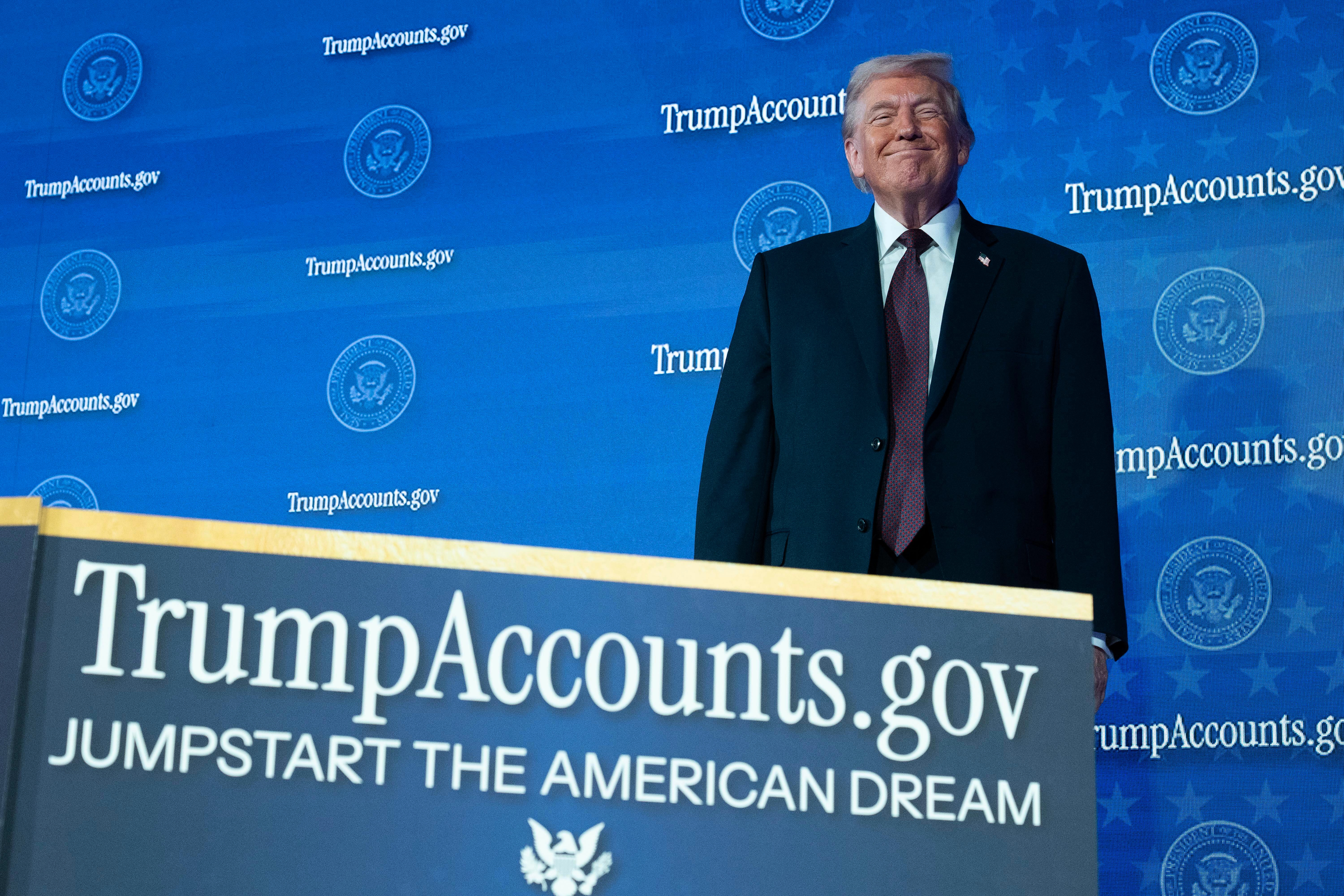 Aportaciones e inversiones en Cuentas Trump de $1,000