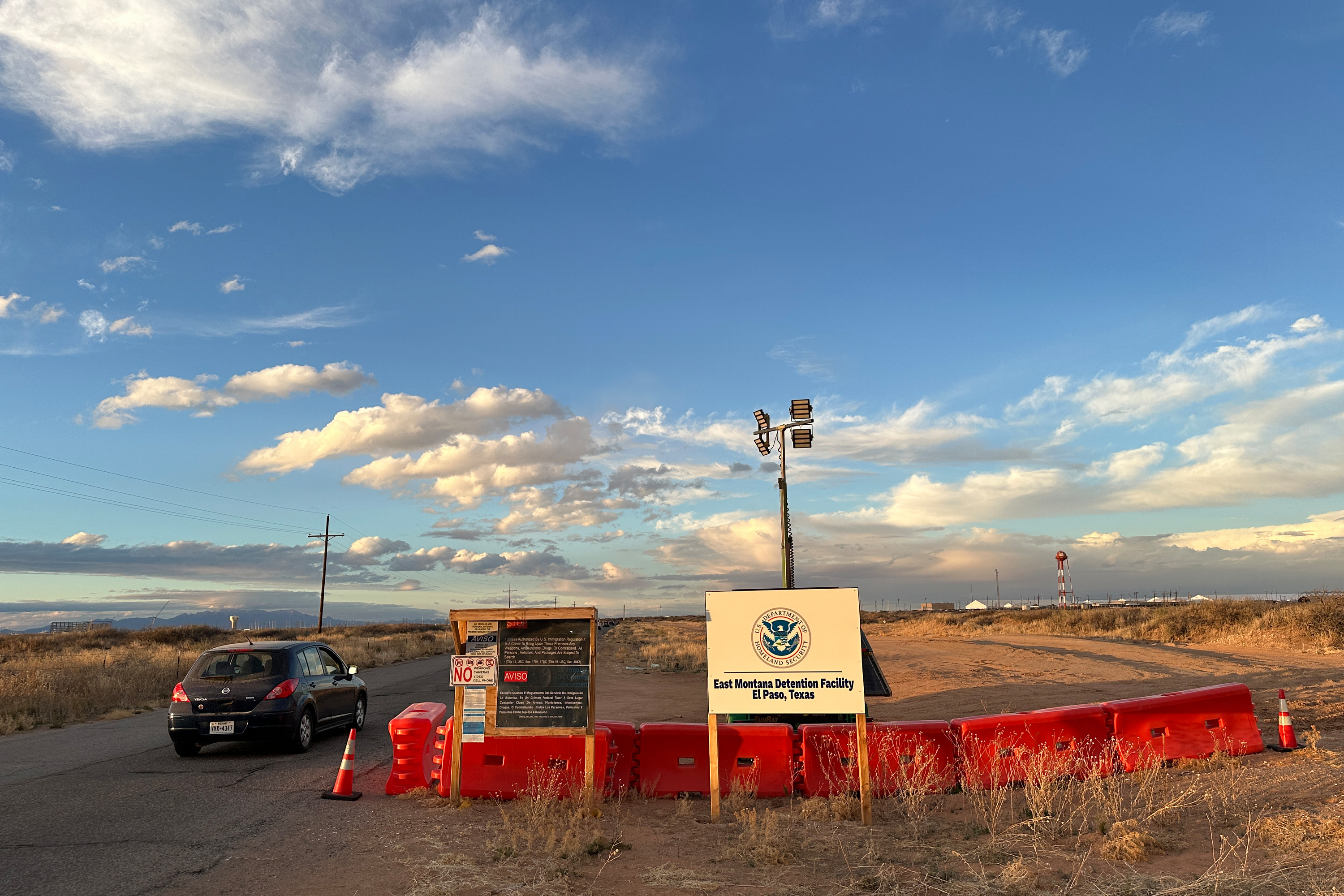 "Deportado o muerto": HRW y ACLU denuncian graves abusos contra migrantes en Camp East Montana