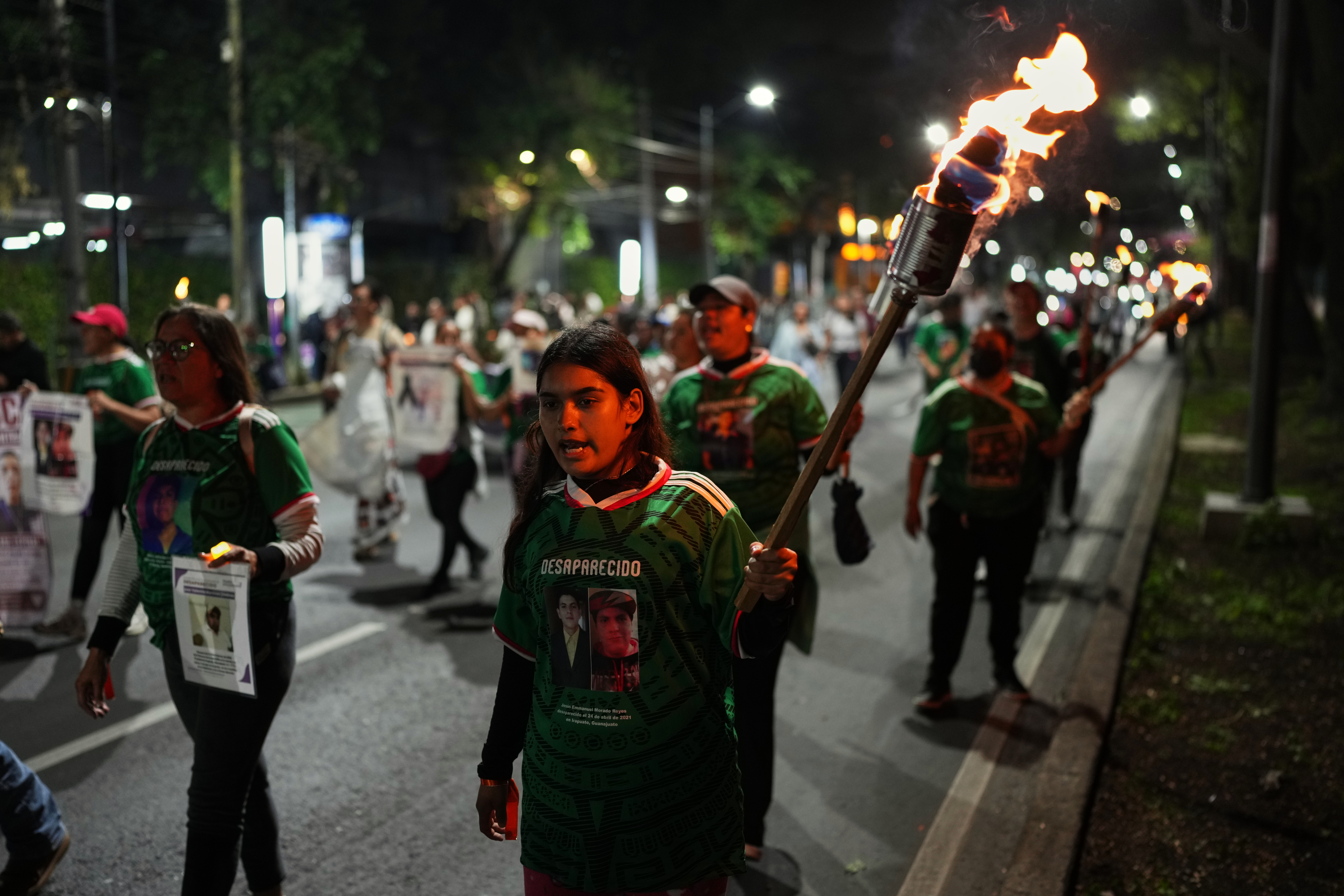 Desaparece antimonumento sobre desaparecidos en el Ángel de la Independencia en la Ciudad de México