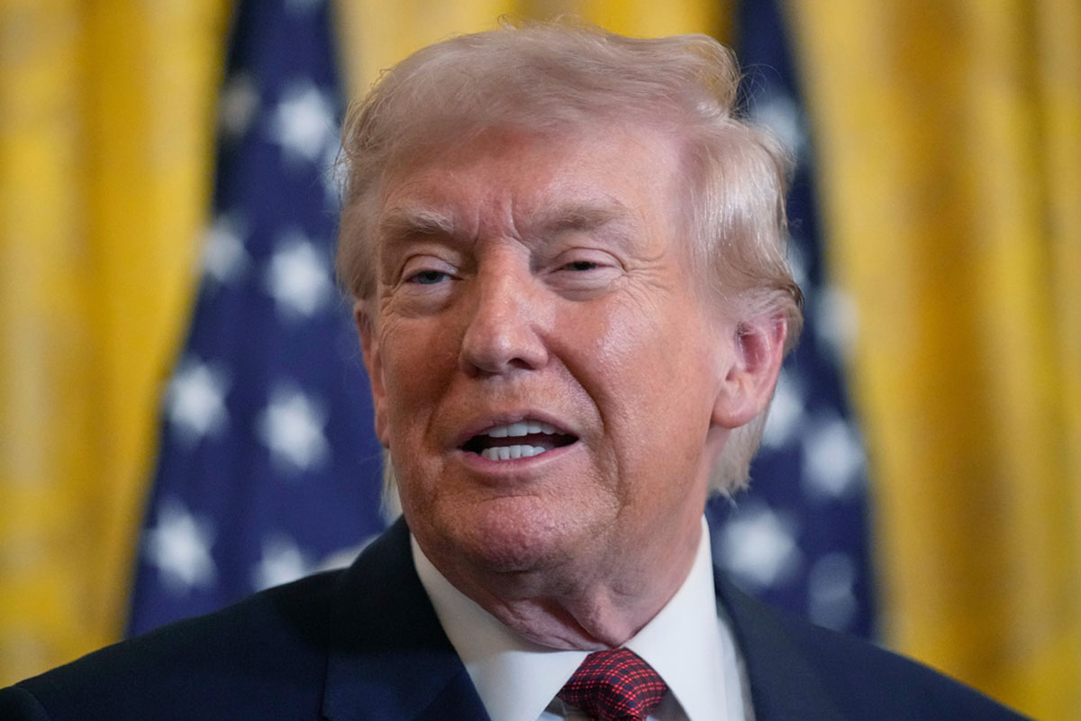 Donald Trump comparte una imagen del nuevo billete de $100 dólares con su firma agregada