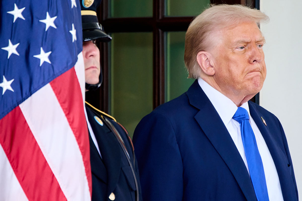 Trump amenaza con imponerle más aranceles a Canadá por los incendios forestales que afectan a EE.UU.