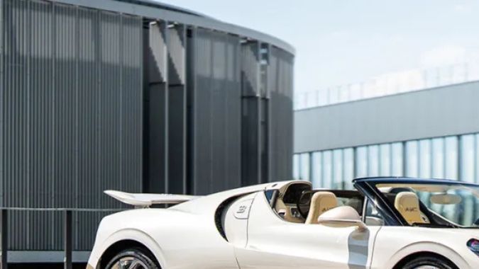 El Bugatti W16 MistralThe Last of its Kind