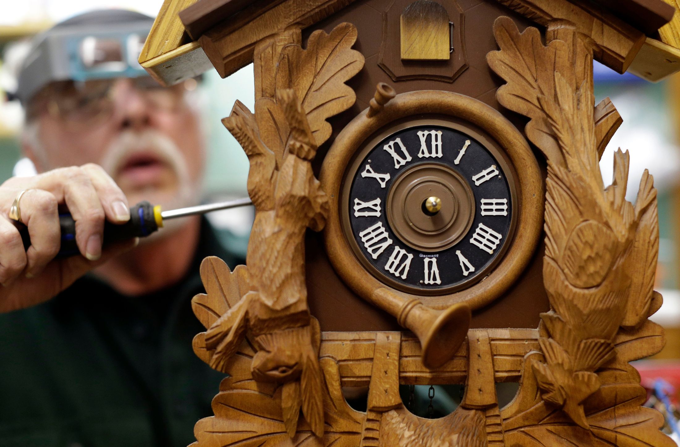 Horario de verano permanente: ventajas y riesgos de eliminar el cambio de hora