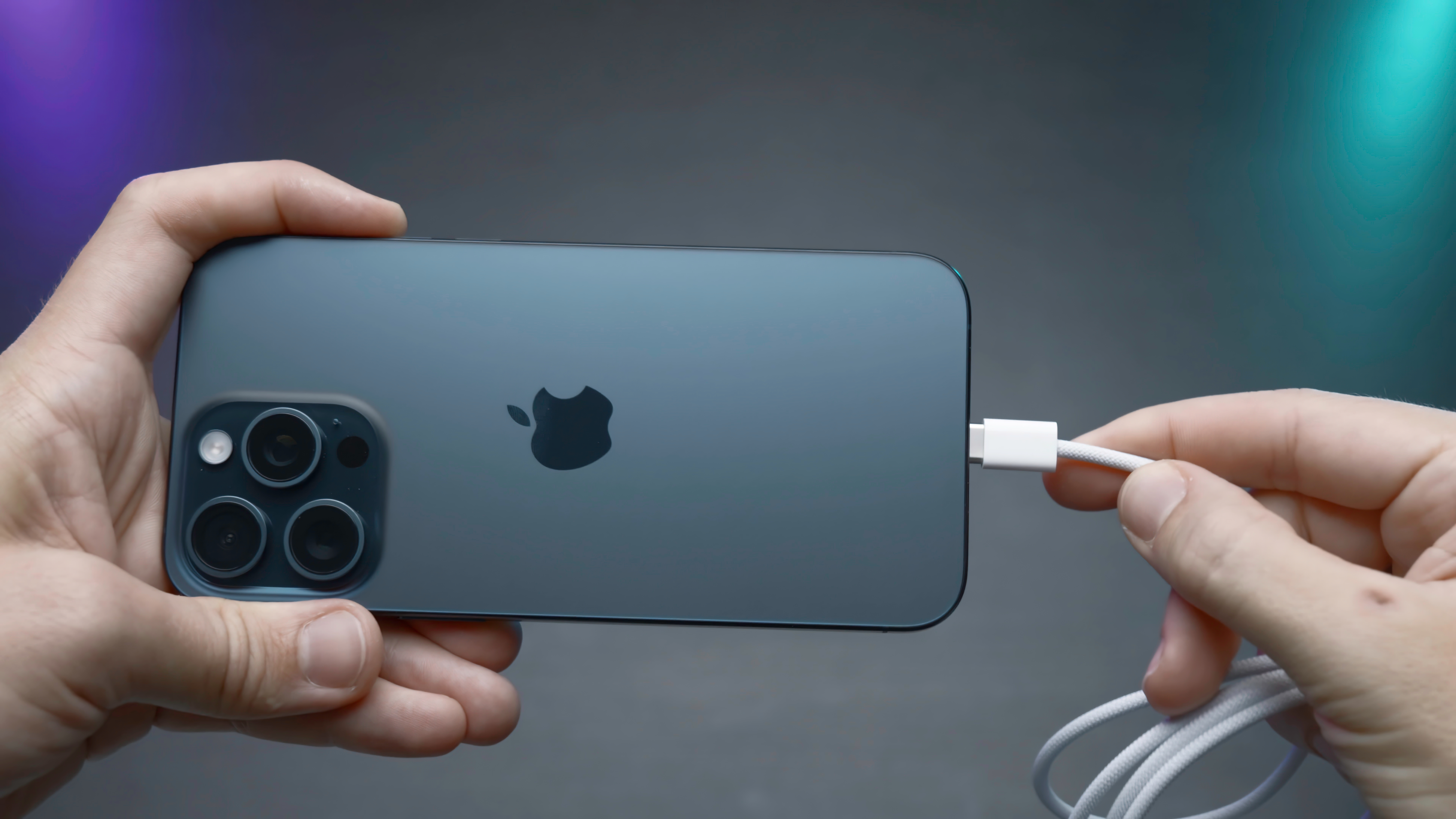 El error al cargar tu iPhone que está destruyendo la batería