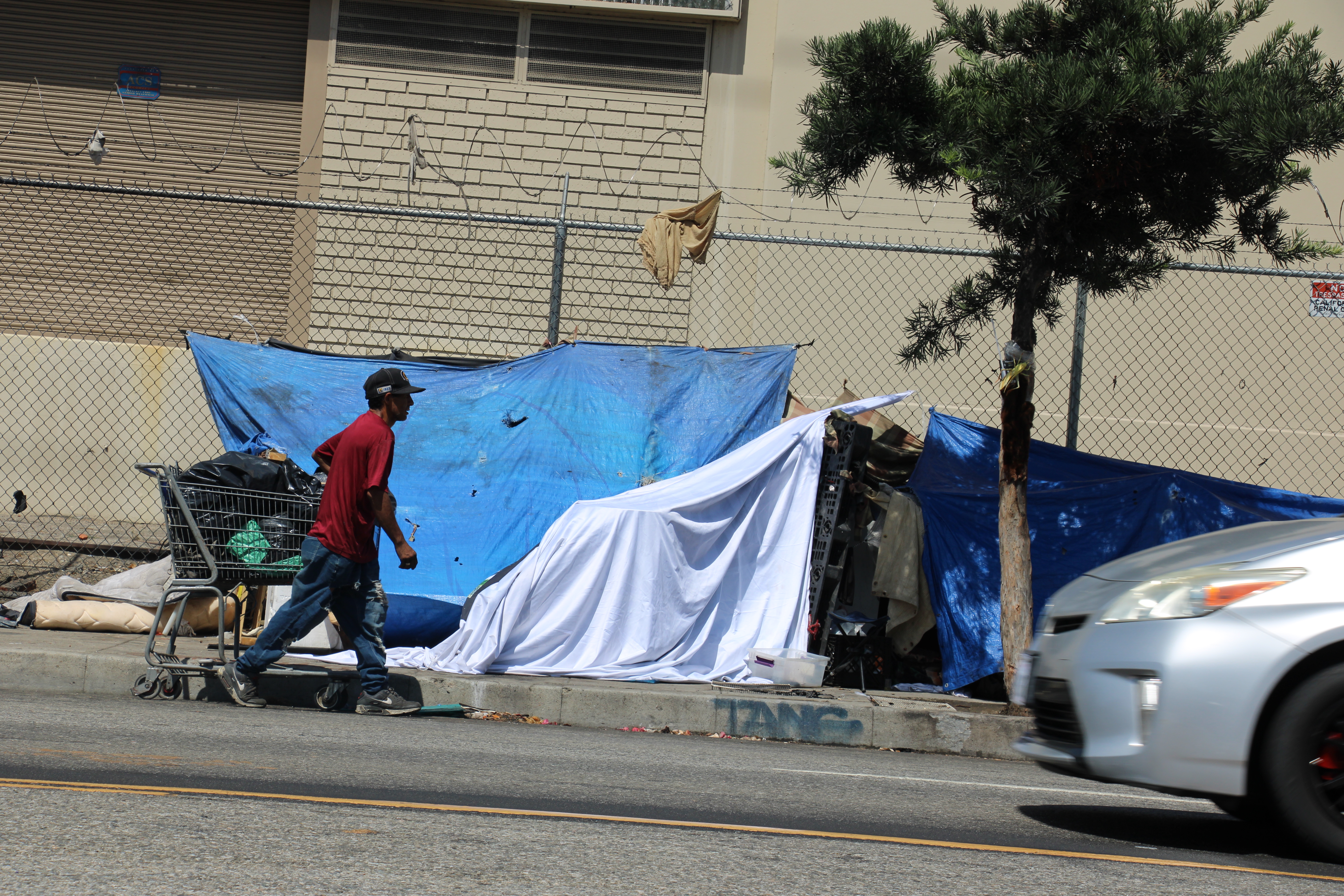 Más gente se queda sin vivienda en L.A.