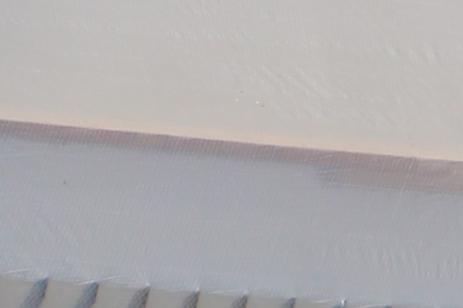 Las labores de limpieza en el gigantesco almacén quemado en Boyle Heights continúan.