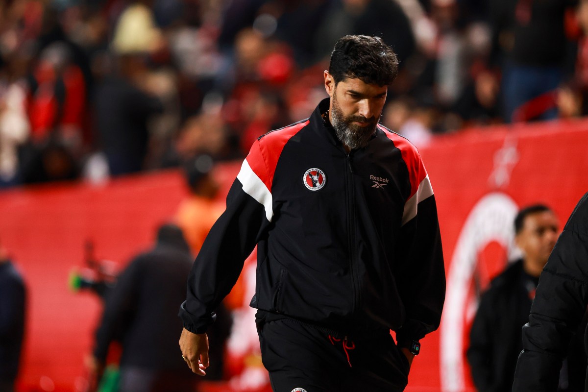 Sebastián Abreu aconseja a Gilberto Mora ante su inminente salida