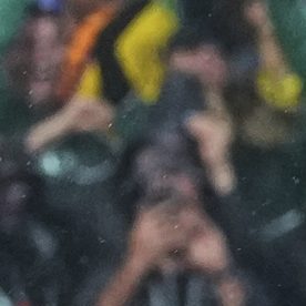 Julián Quiñones (16) celebra con sus compañeros el primer gol de México contra Inglaterra.