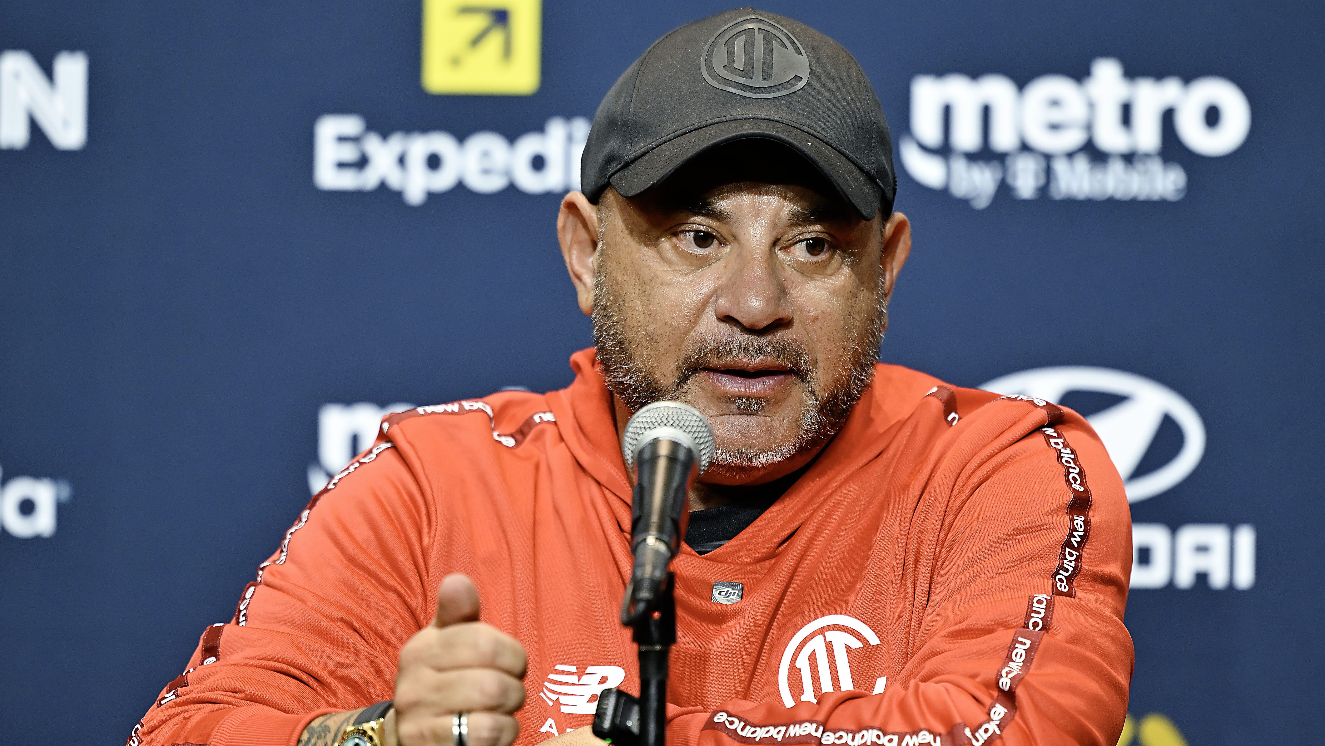 El “Turco” Mohamed y la autopsia del Tri: Cinco minutos de desconexión y el&hellip;