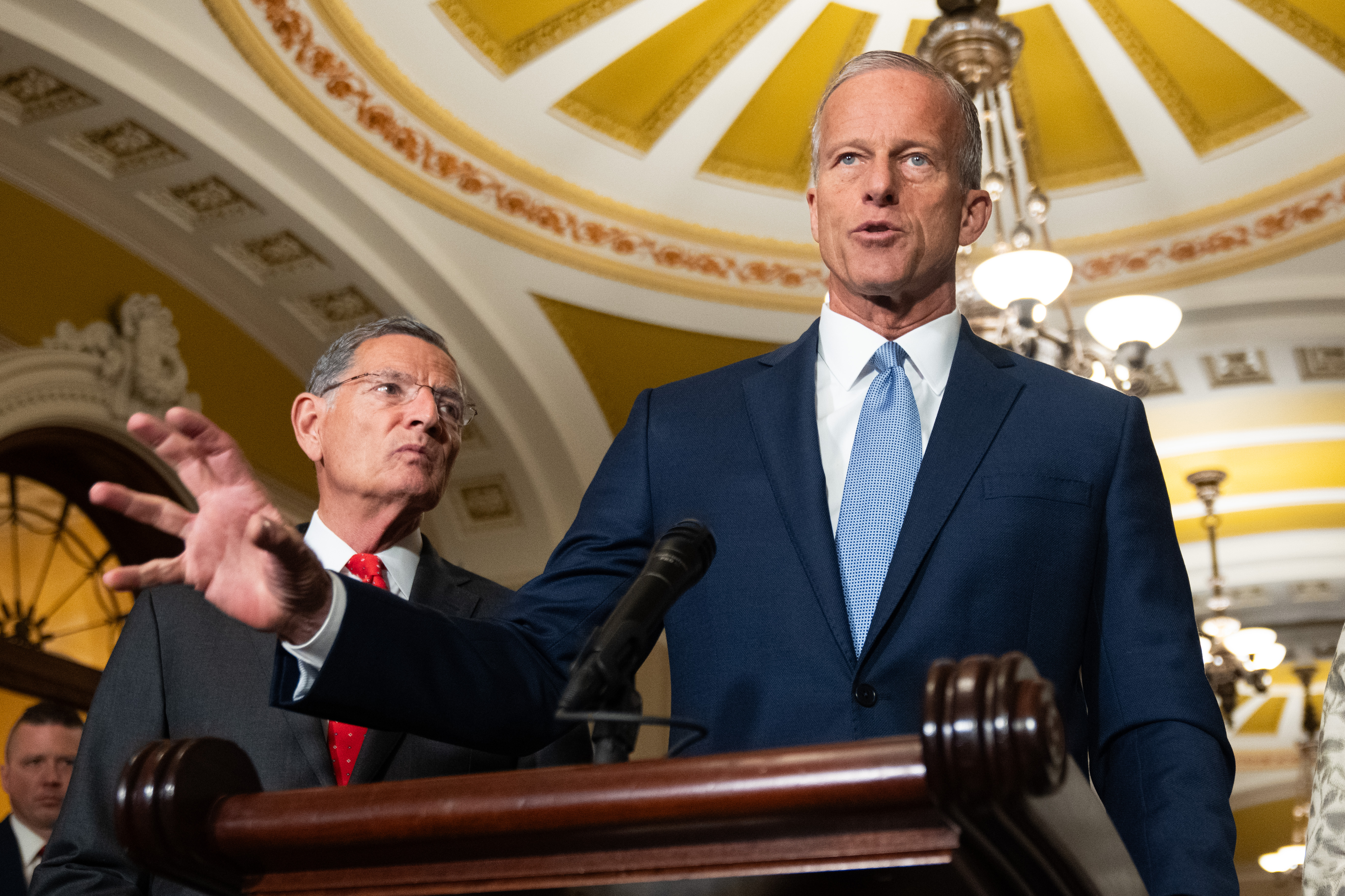 John Thune dice que no hay votos en el Senado para aprobar plan republicano de $95,000 millones