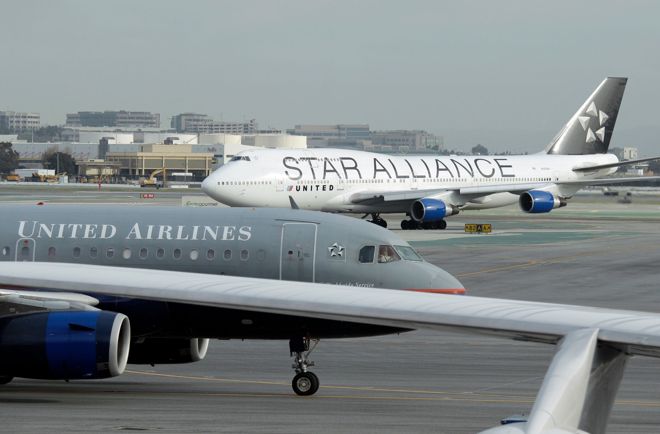 United investiga a empleada que amenazó con denunciar ante el ICE a pasajero de California