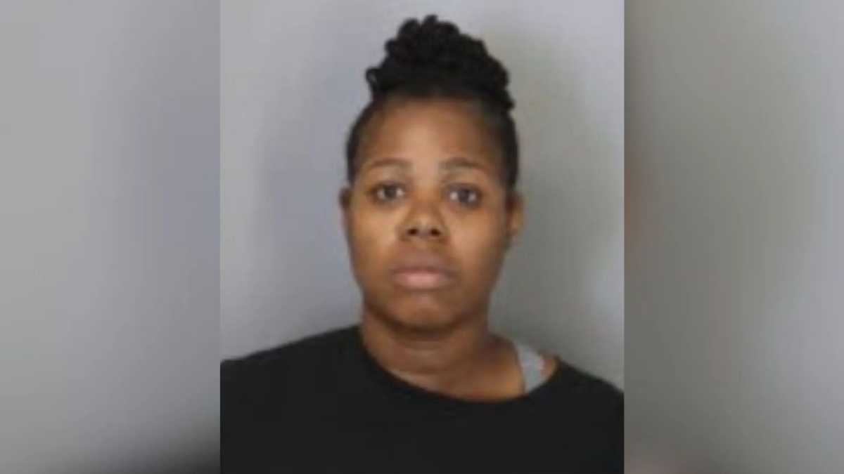 “Hice lo que tenía que hacer”: mujer de Tennessee es acusada de asesinar a un hombre oculto bajo la cama de su hija