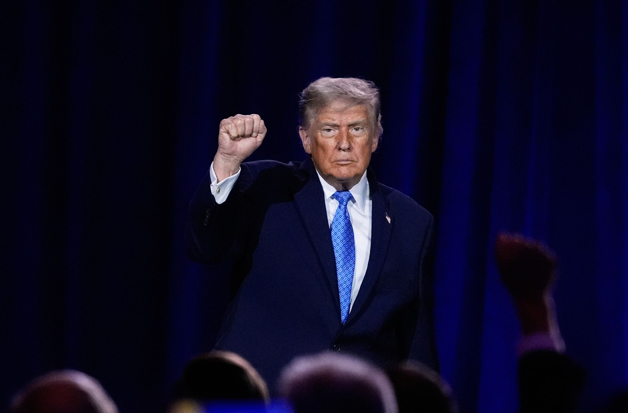 Trump reporta ganancias por más de $1,000 millones gracias a sus negocios de criptomonedas