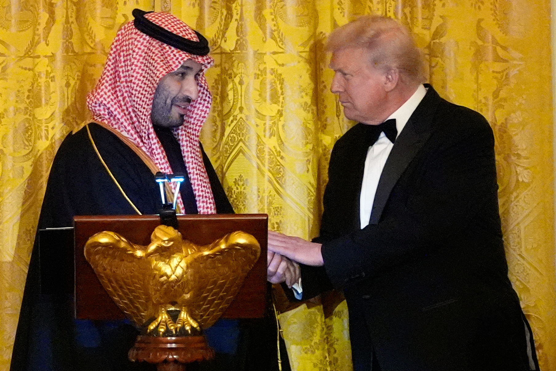 Trump avala acuerdo para que Arabia Saudí enriquezca uranio, lo que le negó a Irán