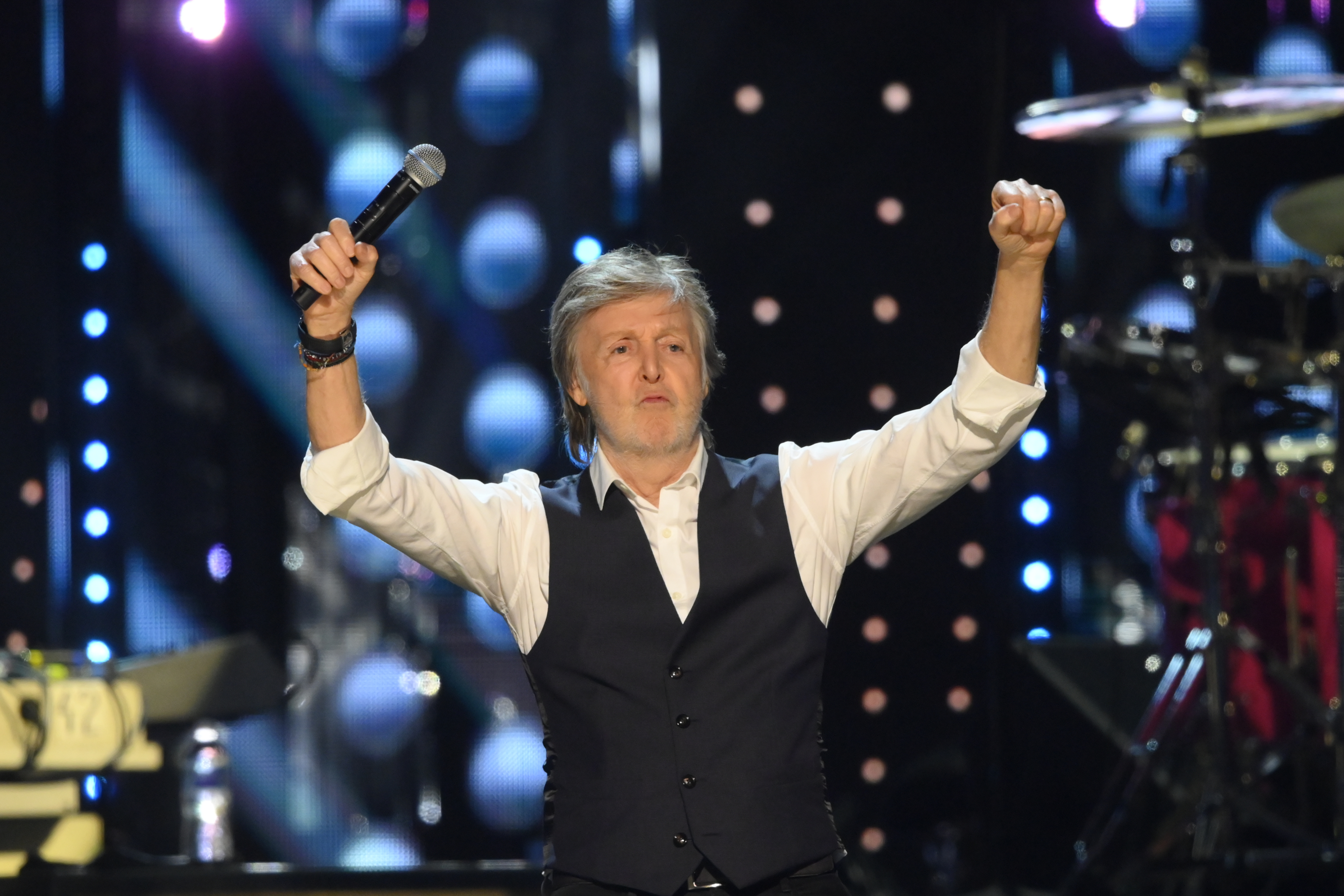 ¿Cuál fue la canción que interpretó Paul McCartney en la boda de Taylor Swift y Travis Kelce?