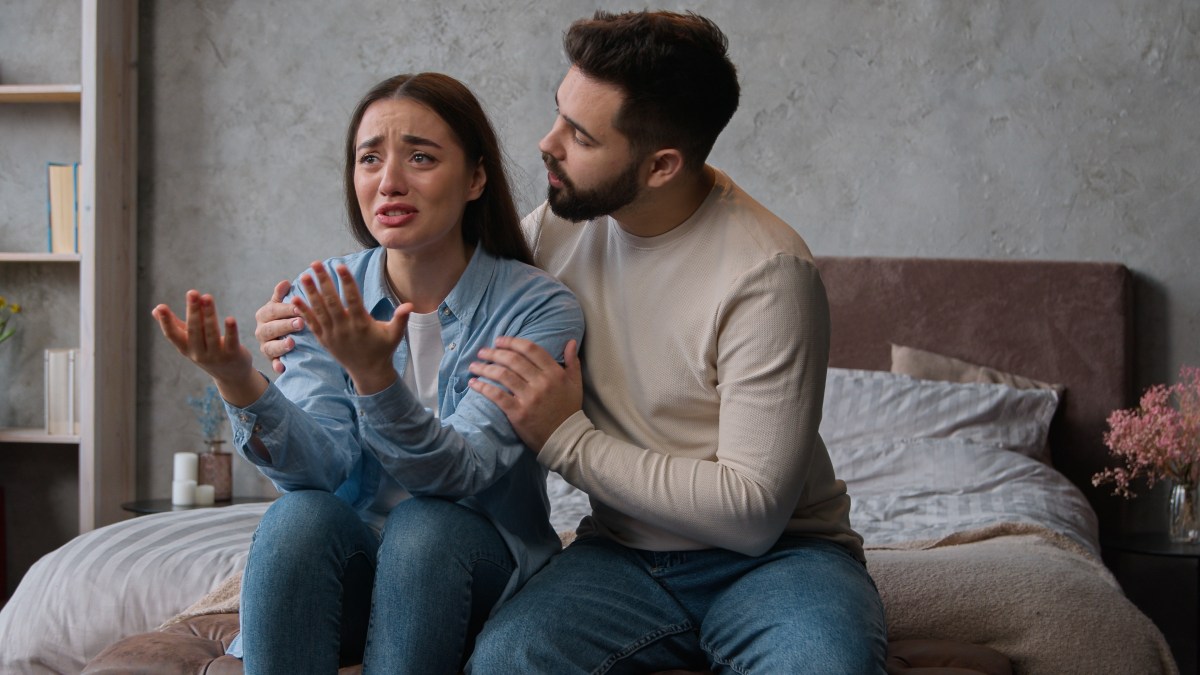 Por qué algunas personas lloran al discutir, según la psicología
