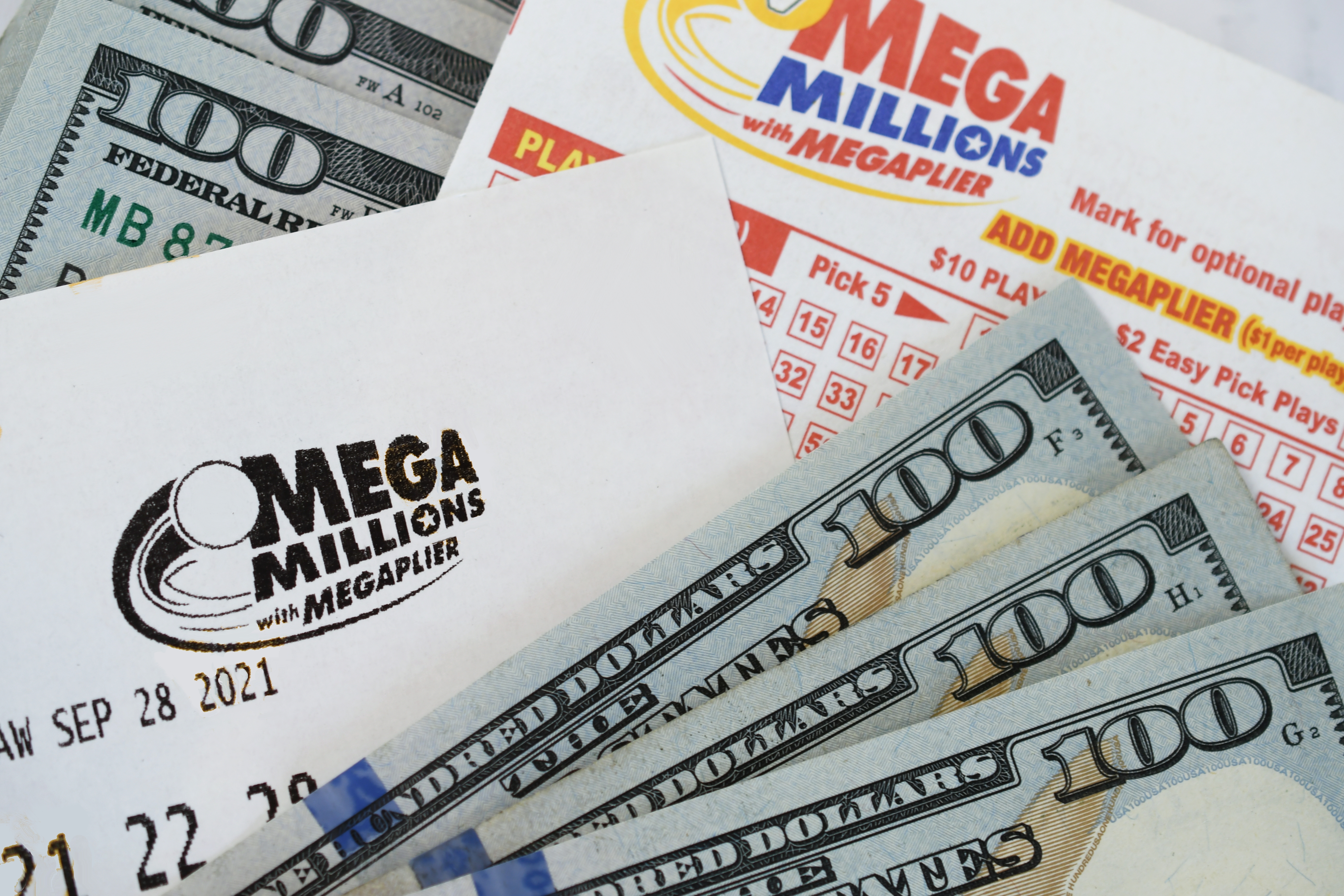 Premio mayor de Mega Millions se dispara a $800 millones, el décimo premio más grande en EE.UU.