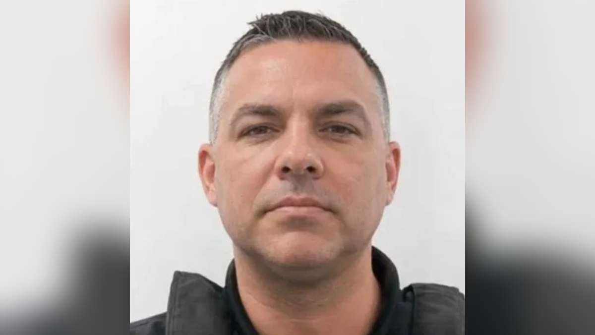Acusan a exagente de Pennsylvania de fotografiar en secreto a hombres desnudos bajo su custodia
