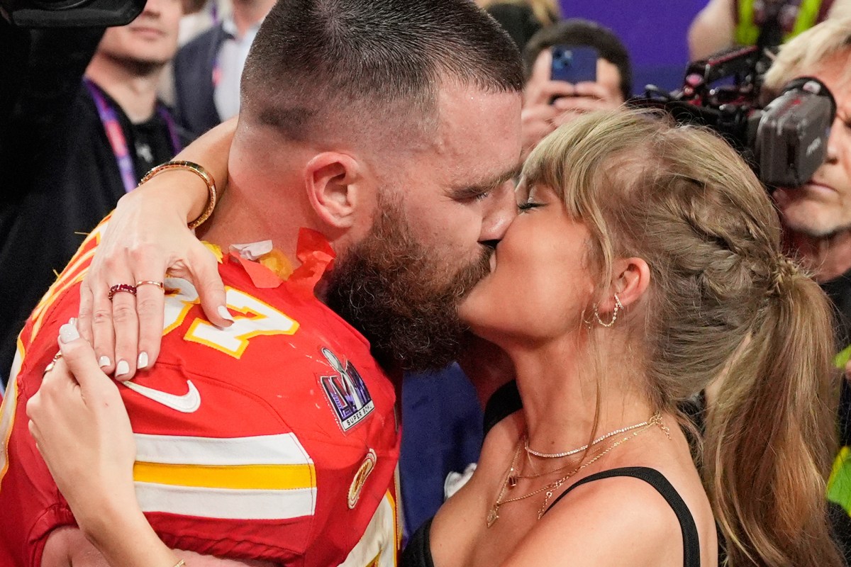 Taylor Swift y Travis Kelce celebran ensayo de boda en Nueva York