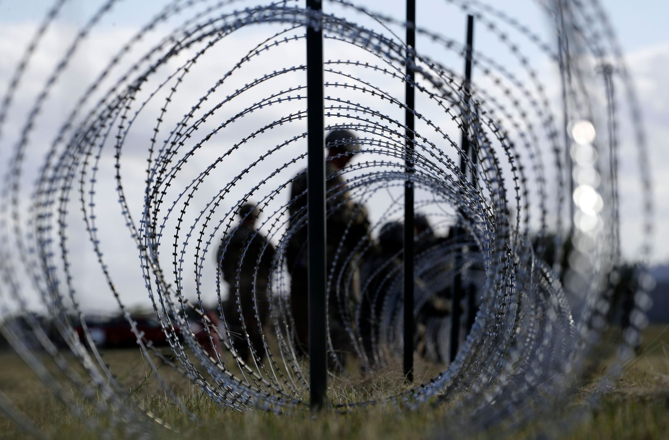 El "muro inteligente" de Trump avanza con IA, sensores y miles de millones para blindar la frontera