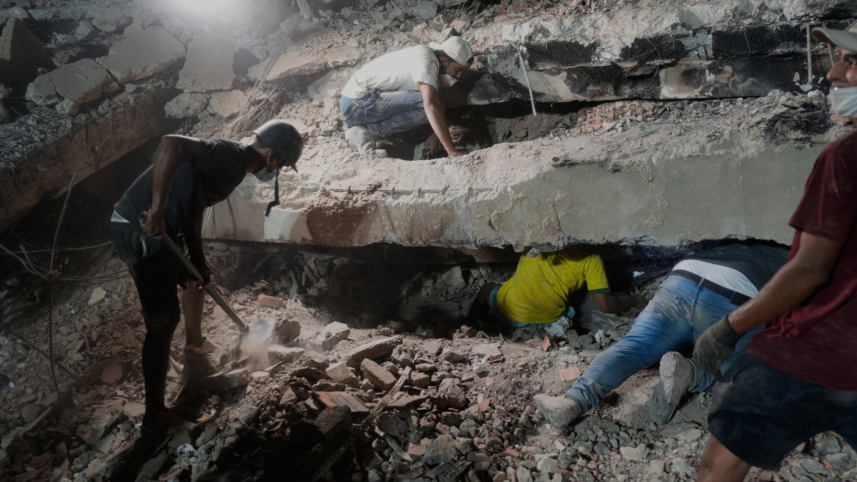 Se eleva a más de 4,000 el número de víctimas mortales por terremotos en Venezuela