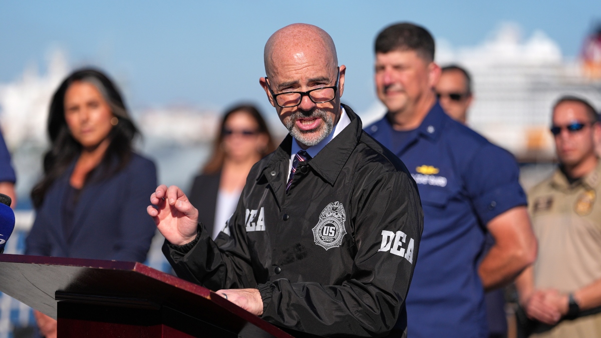 “La DEA irá tras ustedes”: Terry Cole lanza advertencia a narcos y funcionarios corruptos