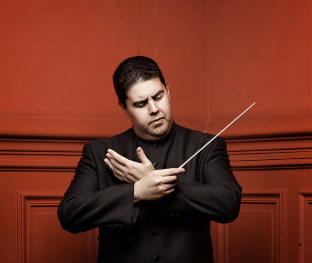 Tito Muñoz, entre la música, el arte y el fútbol