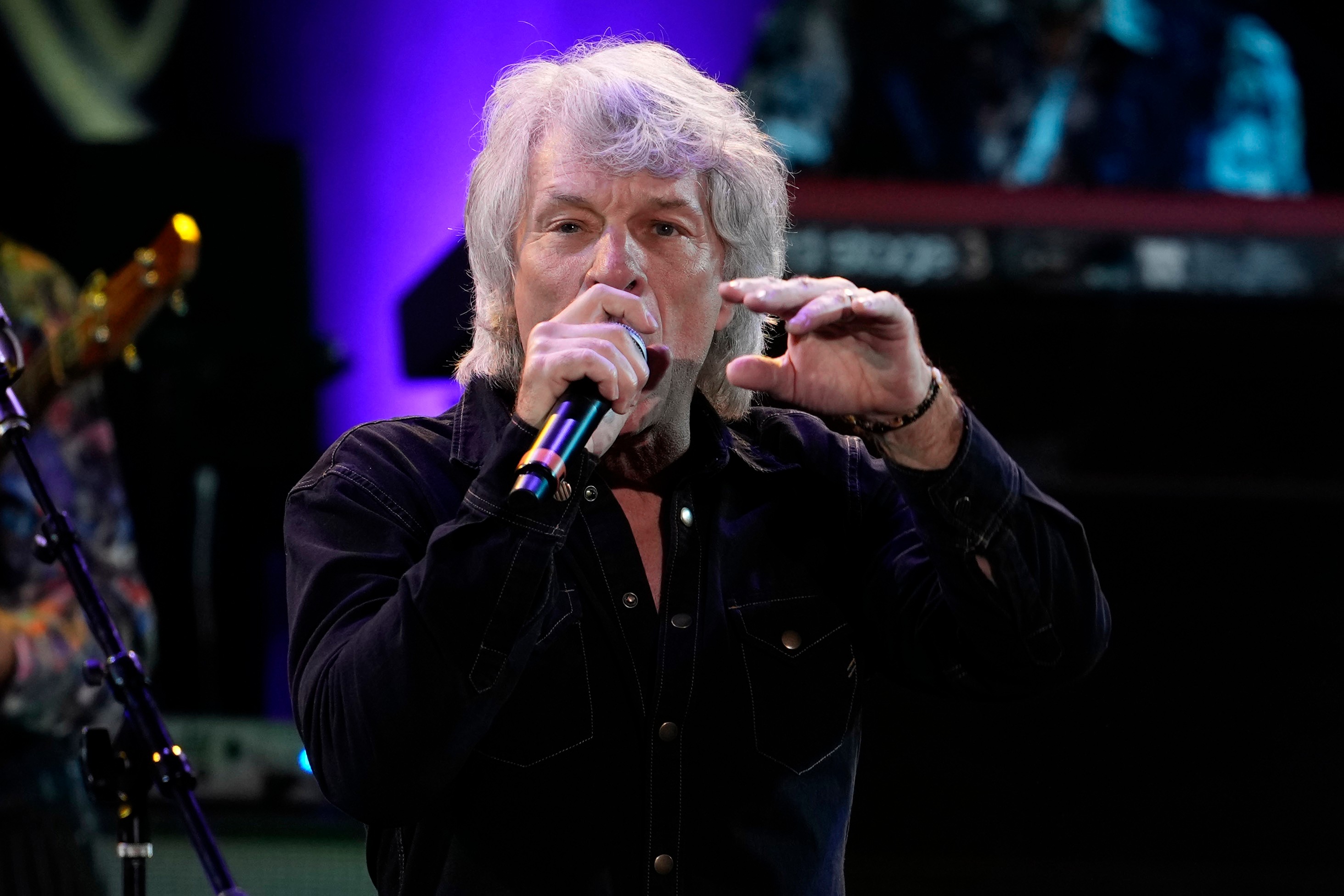 "Estoy dolorido": Bon Jovi frenó su show en el Madison Square Garden y preocupa su salud