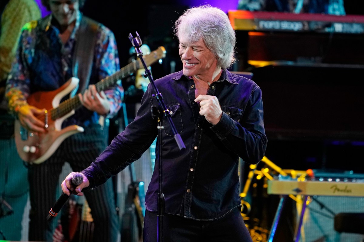 “Estoy dolorido”: Bon Jovi frenó su show en el Madison Square Garden y preocupa su salud