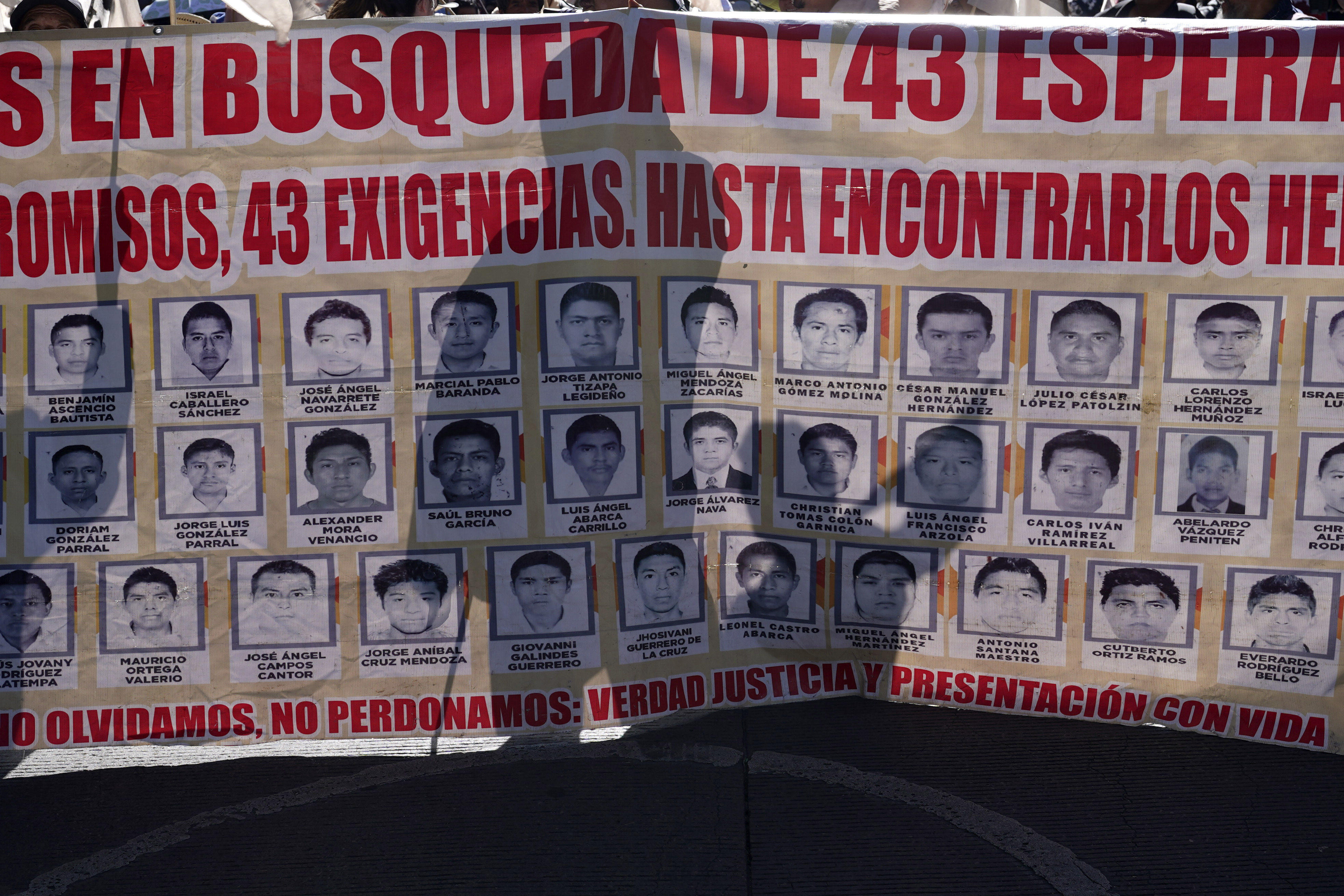 Cuestionan informe de la CNDH del caso Ayotzinapa que exonera al Ejército Mexicano