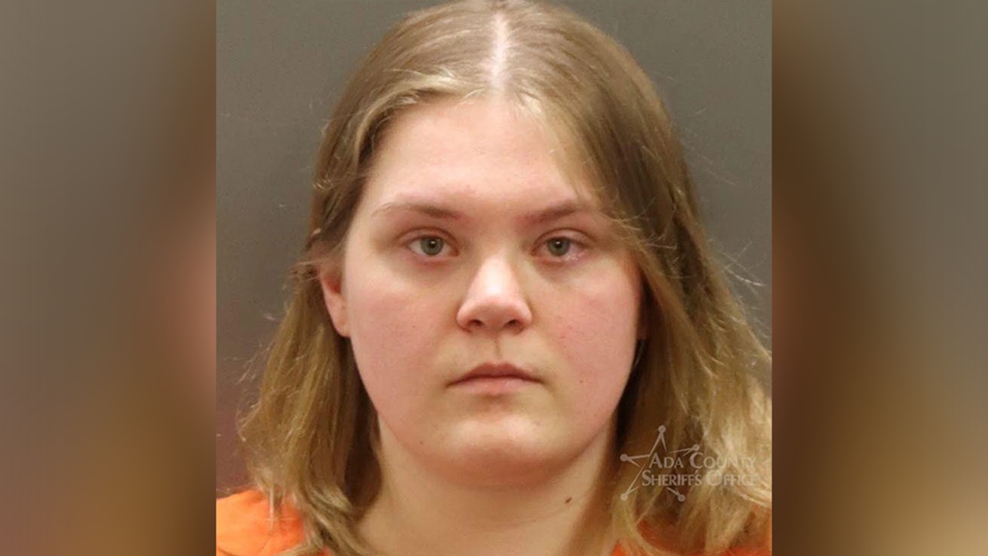 Madre que atribuyó la muerte de sus gemelos a las vacunas es acusada de asesinarlos en Idaho