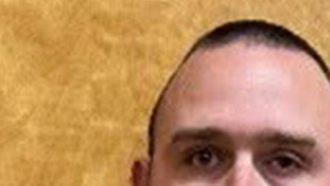 James Adams, de 26 años, y Robin Turner, de 62, enfrentan cargos por ocultamiento de un homicidio y desmembramiento de un cuerpo humano
