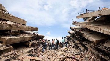 3 factores que explican por qué se derrumbaron tantos edificios en La Guaira por el terremoto en Venezuela